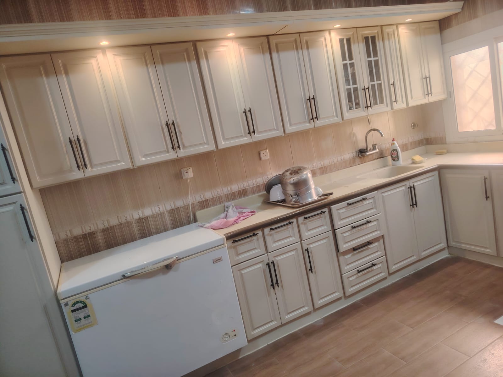 تعديل مطابخ وتغيير لون للمطبخ